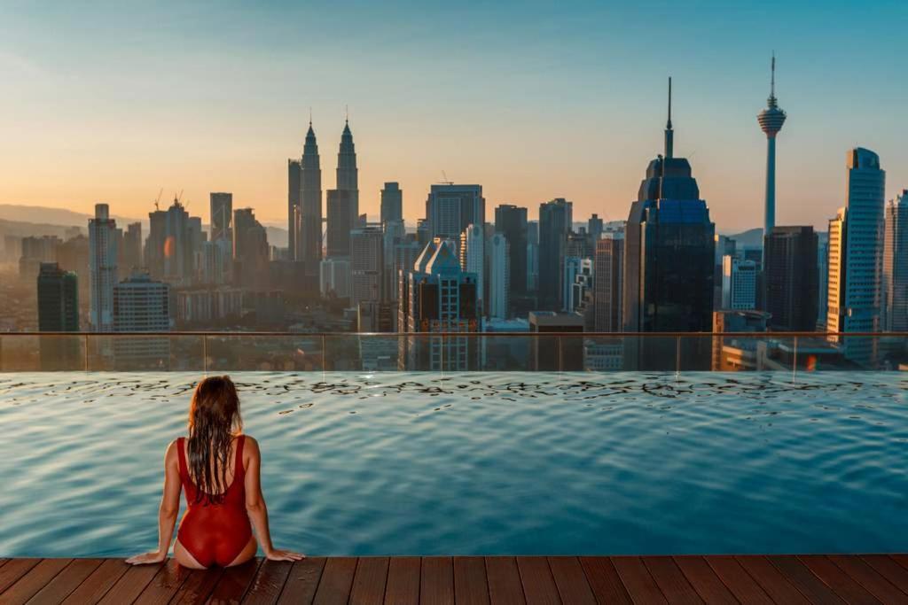 Klcc Regalia Suites Infinity Pool Kuala Lumpur Exterior foto